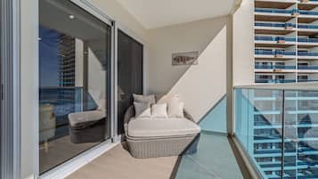 Condo, 1 King Bed with Sofa bed, Balcony (Encantame Towers Verano 903) | Property grounds