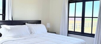 Right by Cadillac Ranch | Cool, Clean, Convenient!