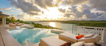 Brand new luxury 5-bedroom villa on resort