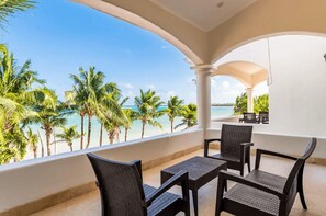Terrace/patio -  10-bedroom Beachfront Hacienda for 24 guests Soliman Bay (Tulum)