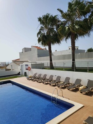 Outdoor pool - A 2-minute walk from Albufeira beach and 5 minutes from the historic center! (Albufeira)