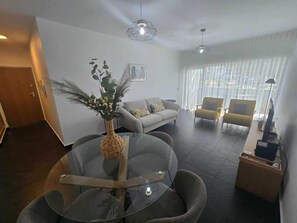 Interior - A 2-minute walk from Albufeira beach and 5 minutes from the historic center! (Albufeira)