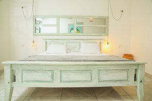 Standard Double Room with a Desk | Cofres nos quartos, Wi-Fi de cortesia, roupa de cama