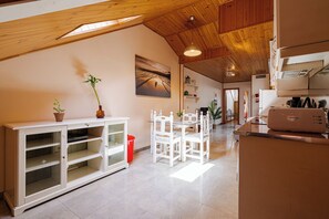 Interior - Natural Light (Madrid)