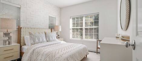 5 Schlafzimmer, Bügeleisen/Bügelbrett, Internetzugang, Bettwäsche