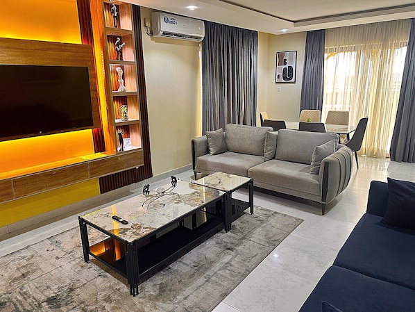 Suite presidencial, pati, vistes a la ciutat | Sala d'estar