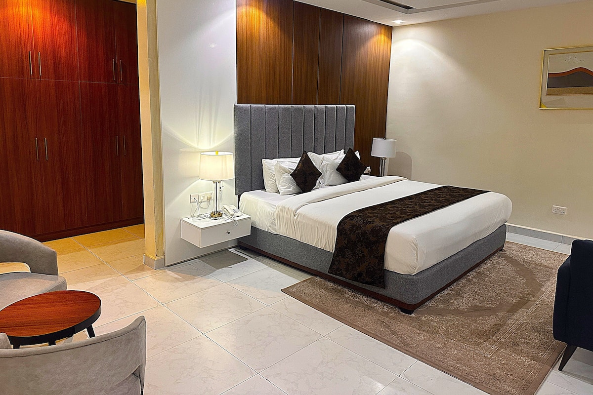 Executive Studio Suite, Balcony, City View