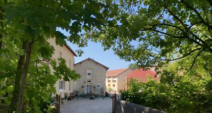 Chambre dâhĂŽtes « Le Feuillet » avec terrasse privĂ©e et Wi-Fi