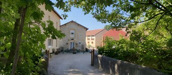 Le Feuillet Guest Room with Private Terrace and Wi-Fi