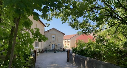 Gästezimmer „Le Feuillet“ mit privater Terrasse und WLAN