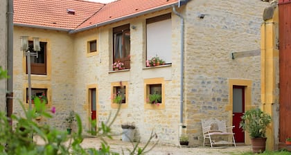 Chambre dâhĂŽtes « Le PrĂ© Lassau » avec terrasse privĂ©e et Wi-Fi