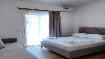 ์ฑ
์, ๋
ธํธ๋ถ ์์
๊ณต๊ฐ, ๋ฌด๋ฃ WiFi