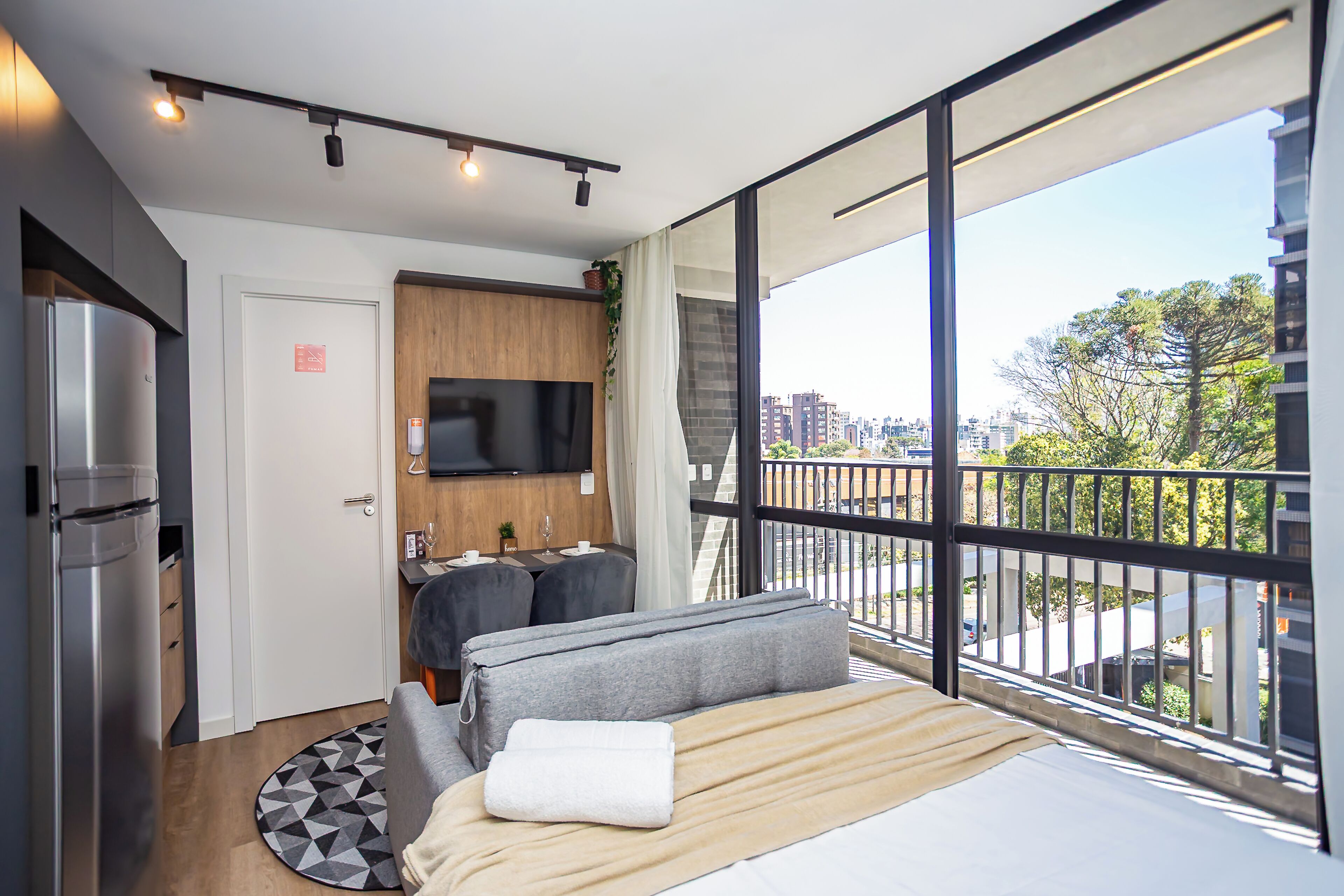 開放式客房 | 免費 Wi-Fi