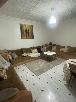 Living area - Small apartment 150 meters from Tangier marina. (Tanger)