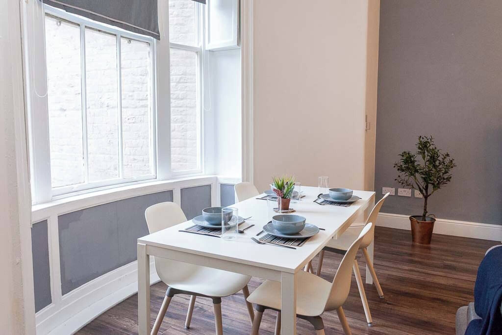 Leilighet, 2 soverom | Spisestue