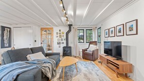 TV, fireplace - 30 Day Stay at Cannon Beach Cedar n' Sea Walkable! (Cannon Beach)