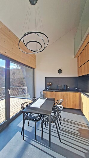 Fridge, stovetop, dishwasher, cookware/dishes/utensils - SMART LODGES (Bad Rippoldsau-Schapbach)