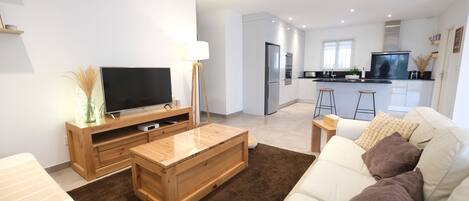 Télévision, cheminée