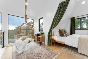 2 bedrooms, free WiFi, bed sheets - NEW Branson Lux Romantic Swimming Pool Mtn Lake (Omaha)