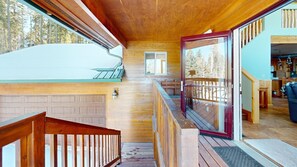 Interior - Master ensuite  | fenced-in yard | firepit & grill | Lazy Dog Cabin (Angel Fire)
