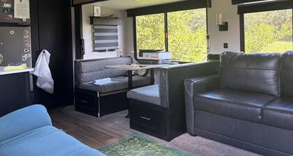 Charming 1-bedroom caravan with AC in peaceful Micanopy