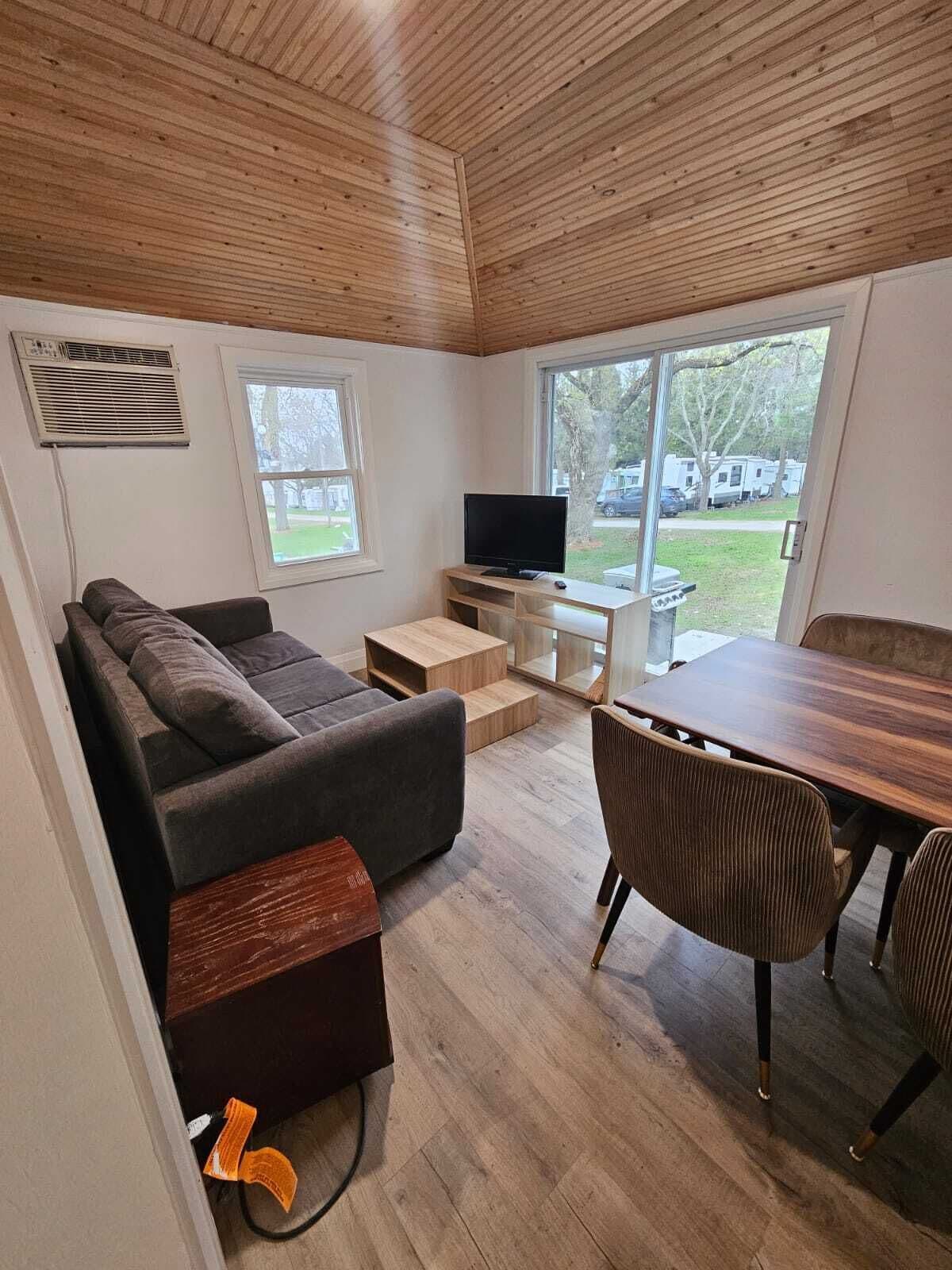 Cottage, vue partielle sur le lac | Coin séjour