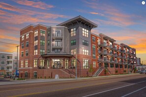 Exterior - Landing Furnished Apartments near Medical District (Memphis)