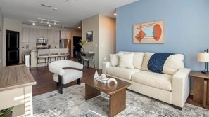 Living area - Landing Furnished Apartments near Medical District (Memphis)