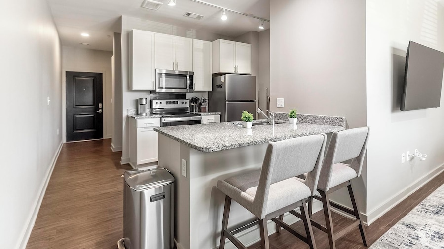 Landing Beautiful 1bd, Clubhouse, Gym