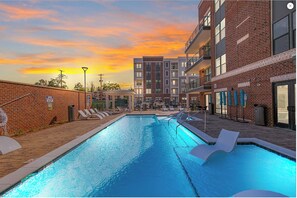 Seasonal outdoor pool - Landing Furnished Apartments near Medical District (Memphis)