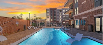 แลนดิ้ง อพาร์ตเมนต์ตกแต่งพร้อมใกล้เขตการแพทย์