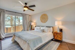 4 bedrooms, desk, travel crib, WiFi