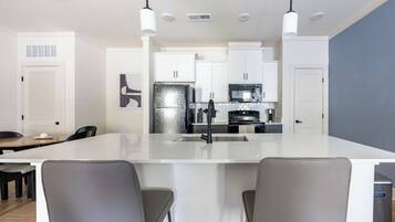 Apartment (1 Bedroom) | Eigene Küche