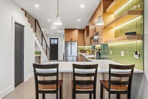 Fridge, microwave, oven, stovetop - Downtown Sandpoint Luxury | Walk to Lake & Dining (Sandpoint)