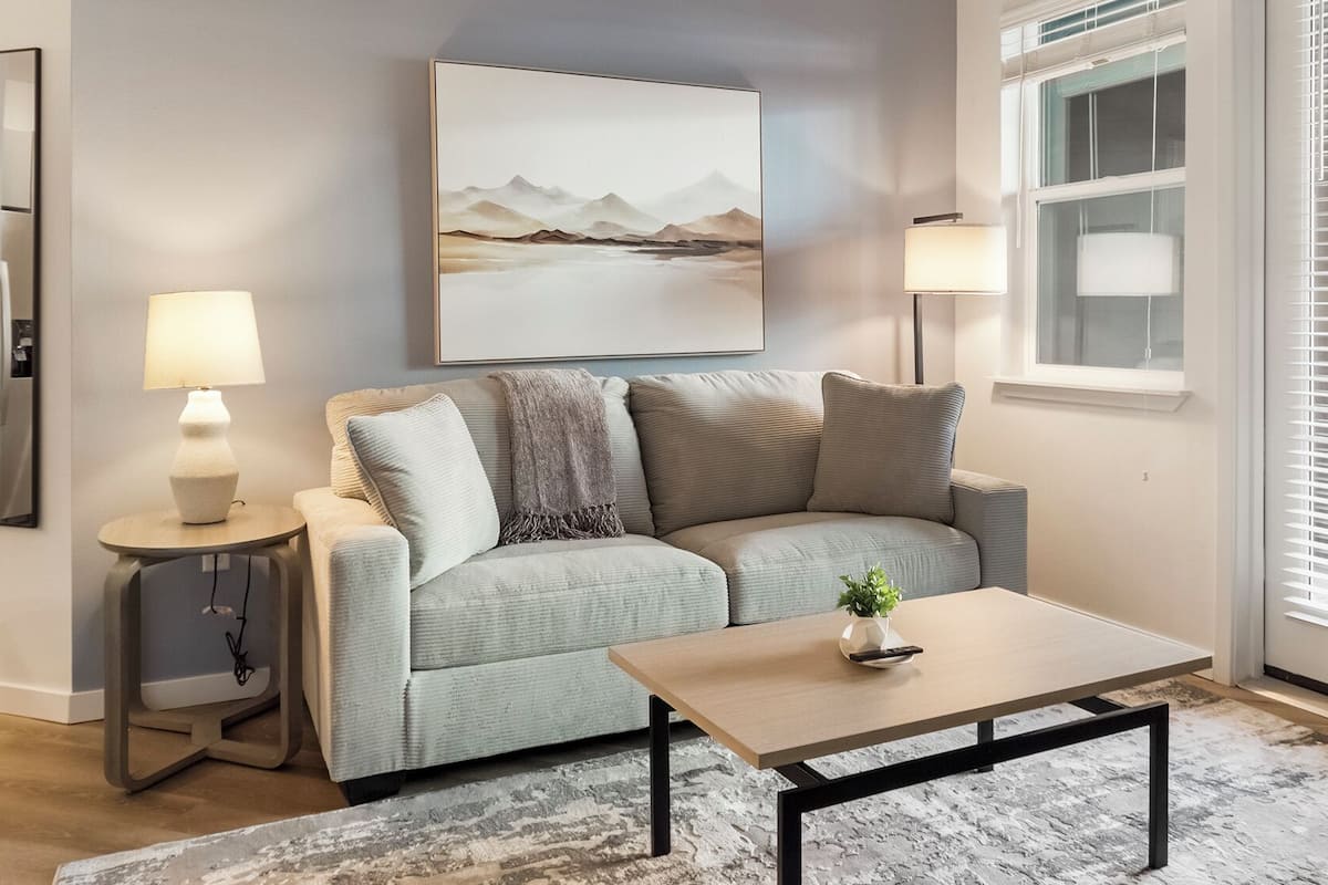 Appartamento (2 Bedrooms) | Area soggiorno | Smart TV 50 pollici con canali digitali