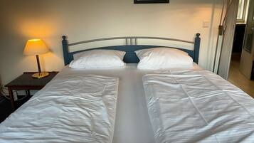 Apartment, 1 Schlafzimmer, Meerblick | Zimmersafe, kostenloses WLAN