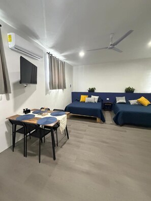 1 chambre, fer et planche à repasser, Wi-Fi, draps fournis
