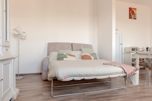 1 bedroom, iron/ironing board, WiFi, bed sheets