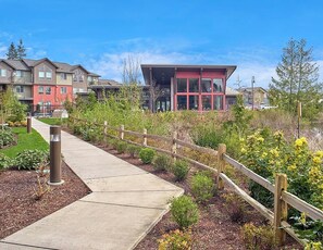 Property grounds - Landing Incredible 1bd, Clubhouse, Gym (Marysville)