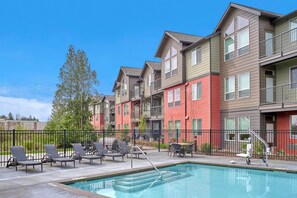 Seasonal outdoor pool - Landing Apartments near North Lakewood (Marysville)