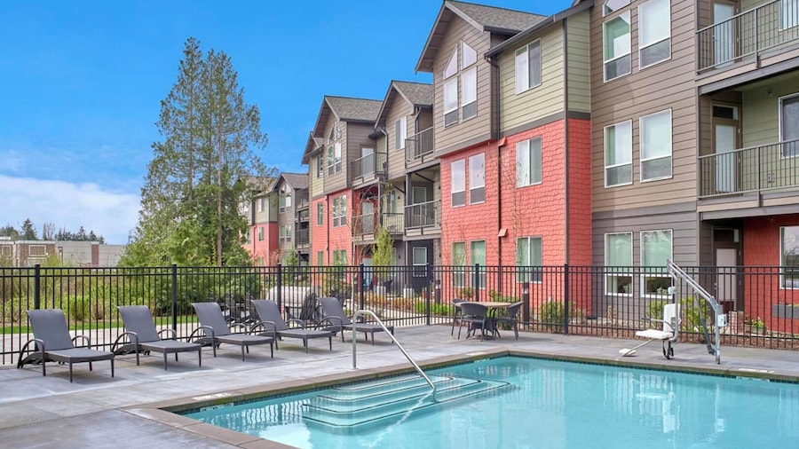 Landing Incredible 1bd, Clubhouse, Gym