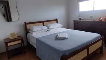2 quartos, ferros/tábuas de passar roupa, Wi-Fi de cortesia