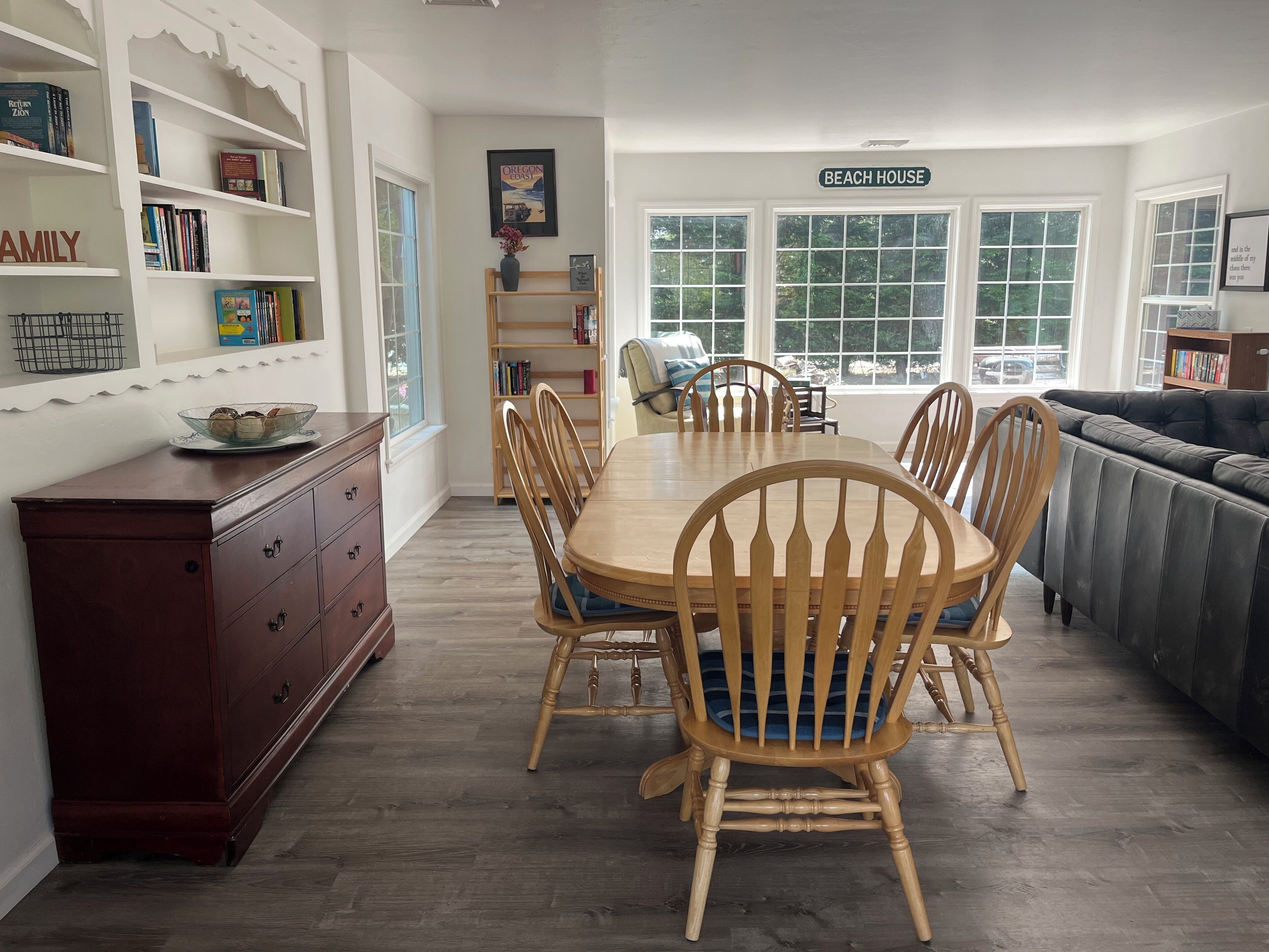 Charming Mill Beach Cottage By The Sea - Brookings, OR