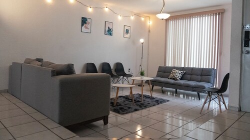 CENTRAL HOUSE FOR +16 PEOPLE