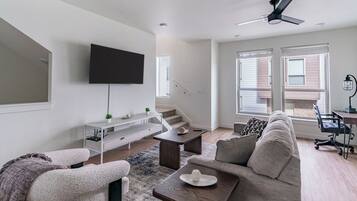 TV connectée de 50 pouces avec chaßnes numériques