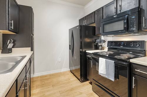 Appartement (1 Bedroom) | Cuisine privée | Réfrigérateur, four à micro-ondes, un four, surface de cuisson