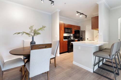 Apartment (2 Bedrooms) | Dining room