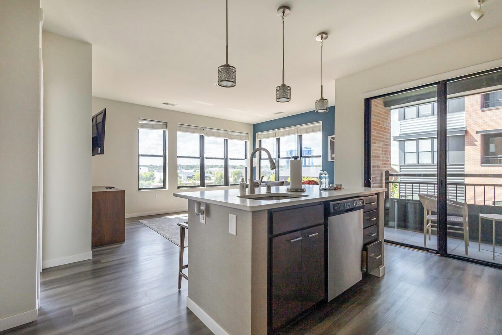 Apartment (2 Bedrooms) | Private kitchen | Fridge, microwave, oven, stovetop