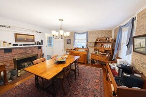 Dining - New Hampshire Room: luxurious king size bed & private bath in historic B&B (Enfield)