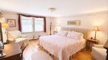 1 bedroom, iron/ironing board, internet, bed sheets